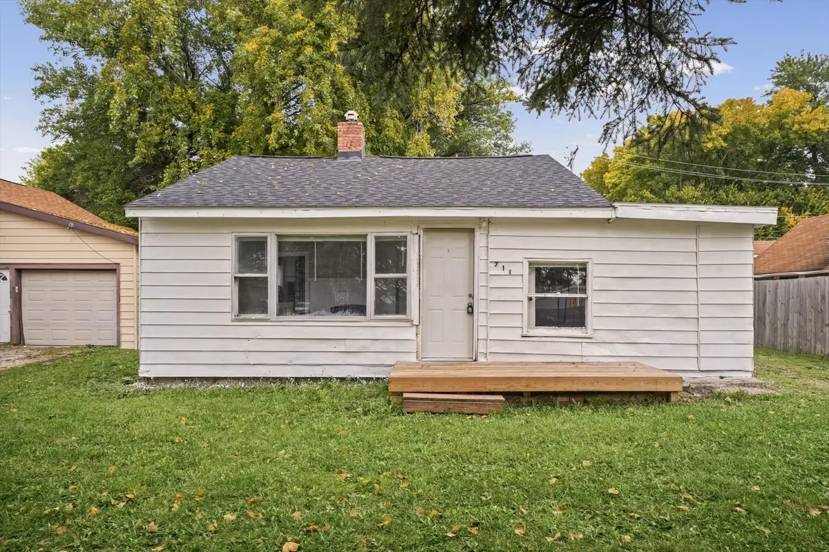 711 W Howard Street, Pontiac, IL 61764 - #1