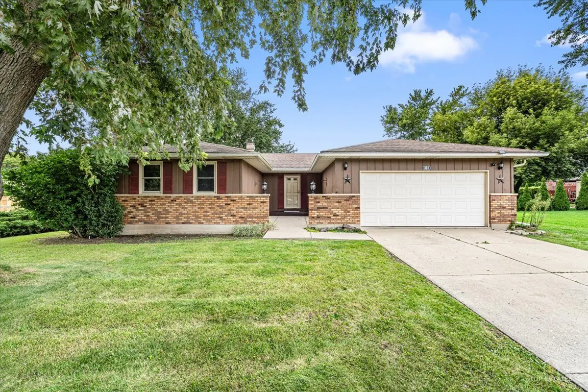 830 Hiawatha Drive, Elgin, IL 60120 - #1