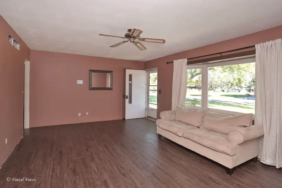 206 S Maple Avenue, Byron, IL 61010 - #3