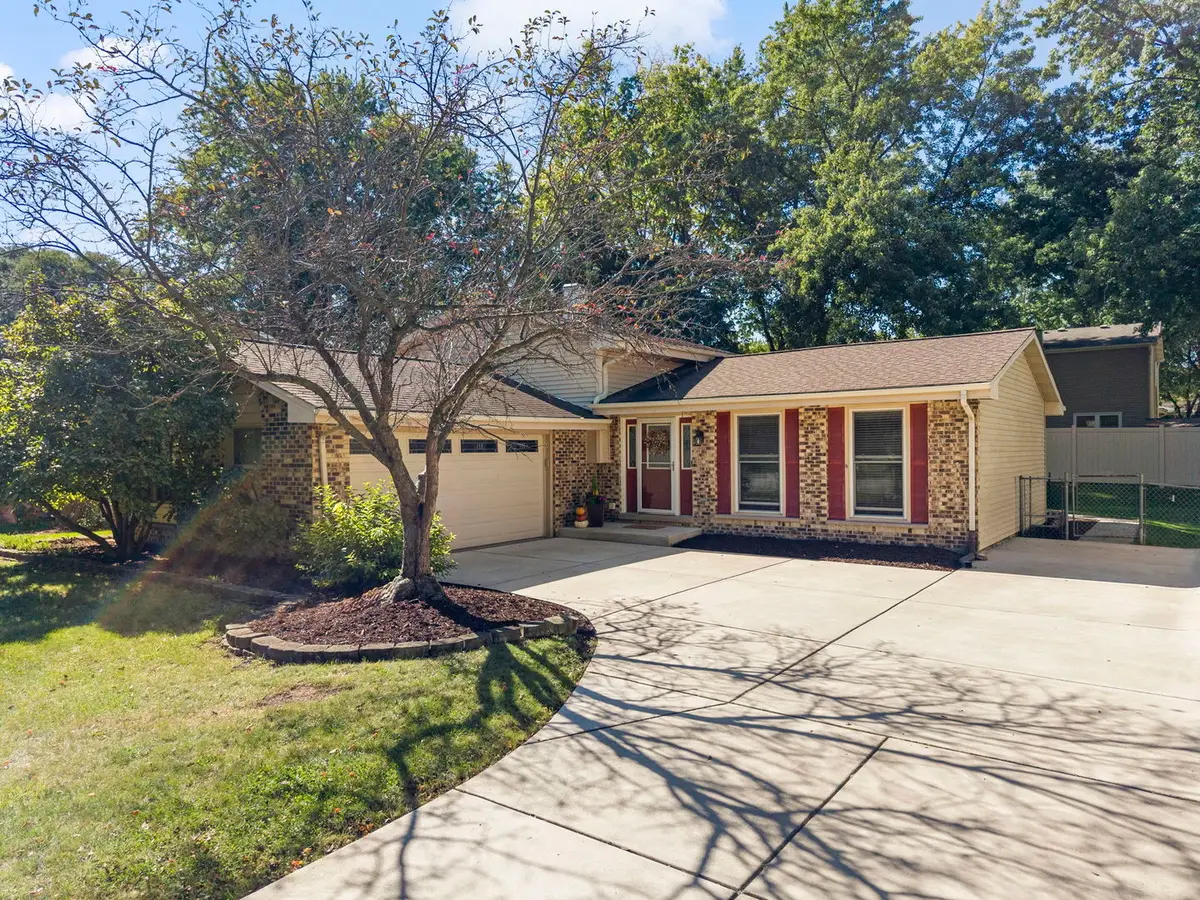 6S174 Lakewood Drive, Naperville, IL 60540 - #1
