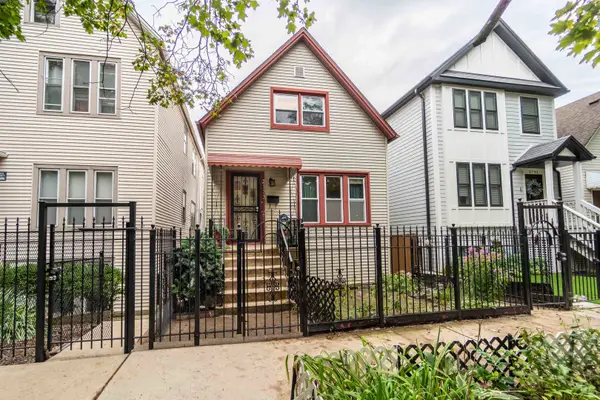 2733 N Artesian Avenue, Chicago, IL 60647