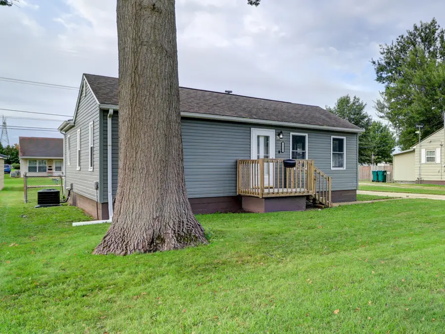 1111 W 21st Street, Rock Falls, IL 61071 - #3