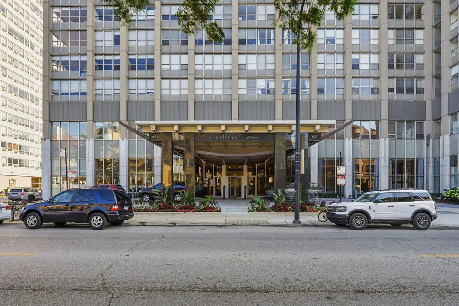 655 W Irving Park Road #3404, Chicago, IL 60613 - #2