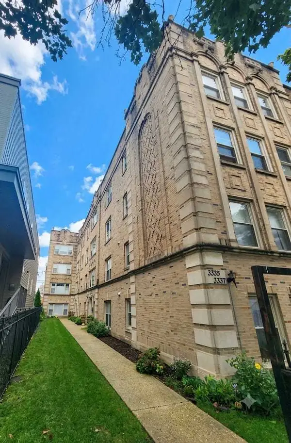 3335 W Belle Plaine Avenue #3A, Chicago, IL 60618