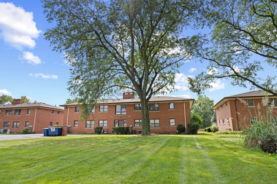 10710 W Cermak Road #2W, Westchester, IL 60154 - #3