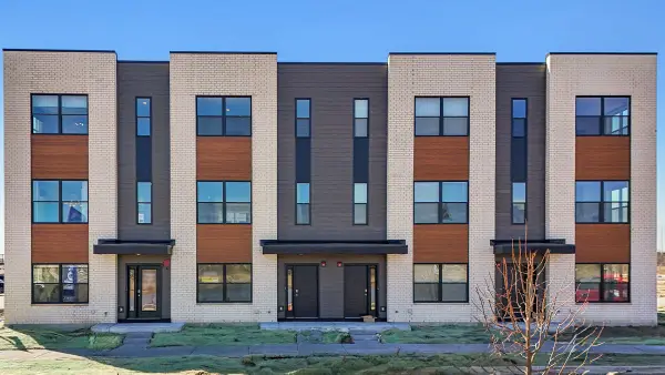 2223 Bayside Drive, Schaumburg, IL 60173