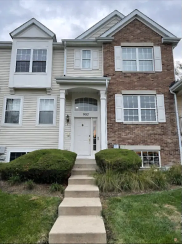 902 Galway Lane, Pingree Grove, IL 60140