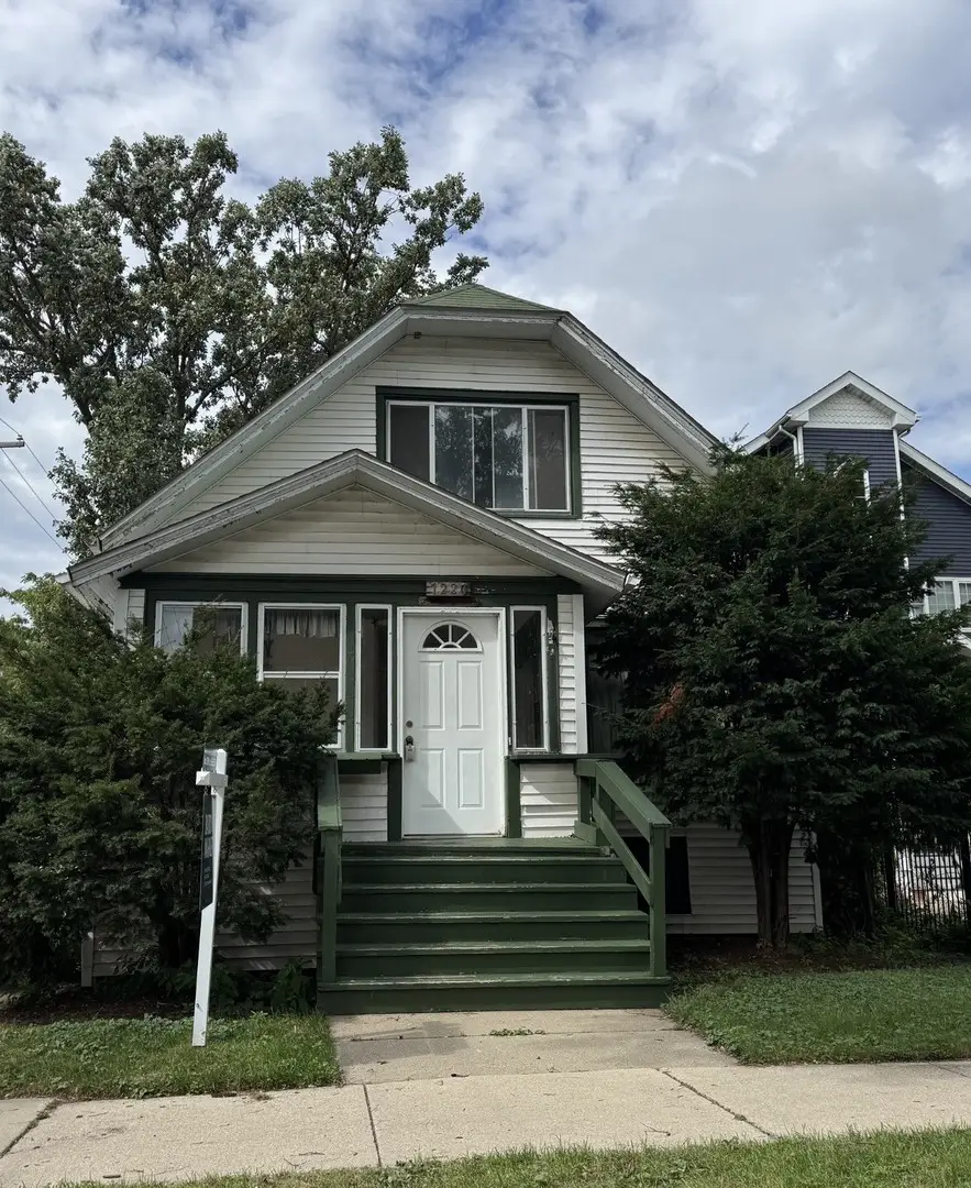 7220 N Hamilton Avenue, Chicago, IL 60645 - #1