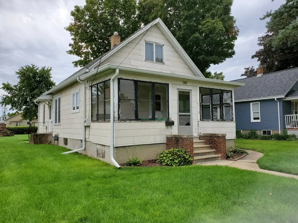 241 E 1st Street, Oglesby, IL 61348 - #1