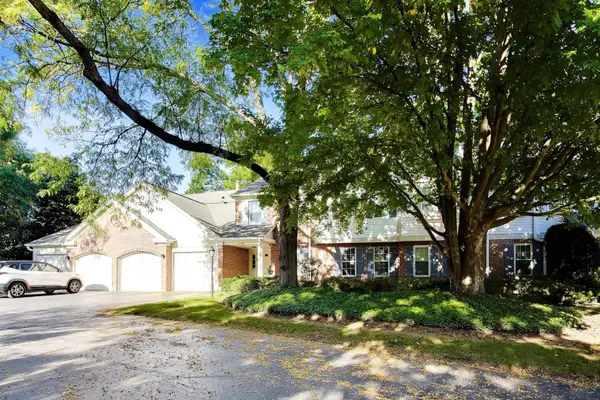 1506 Canbury Court #2A, Wheeling, IL 60090