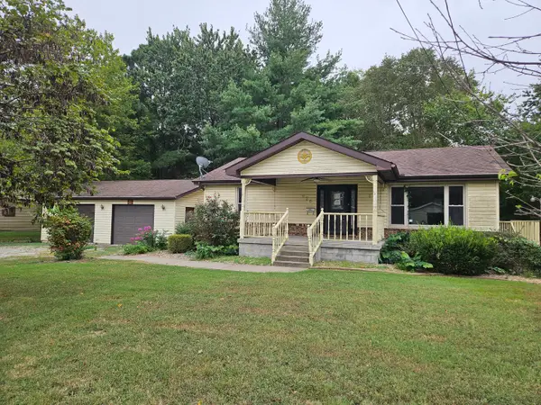 926 E Webster Street, Benton, IL 62812