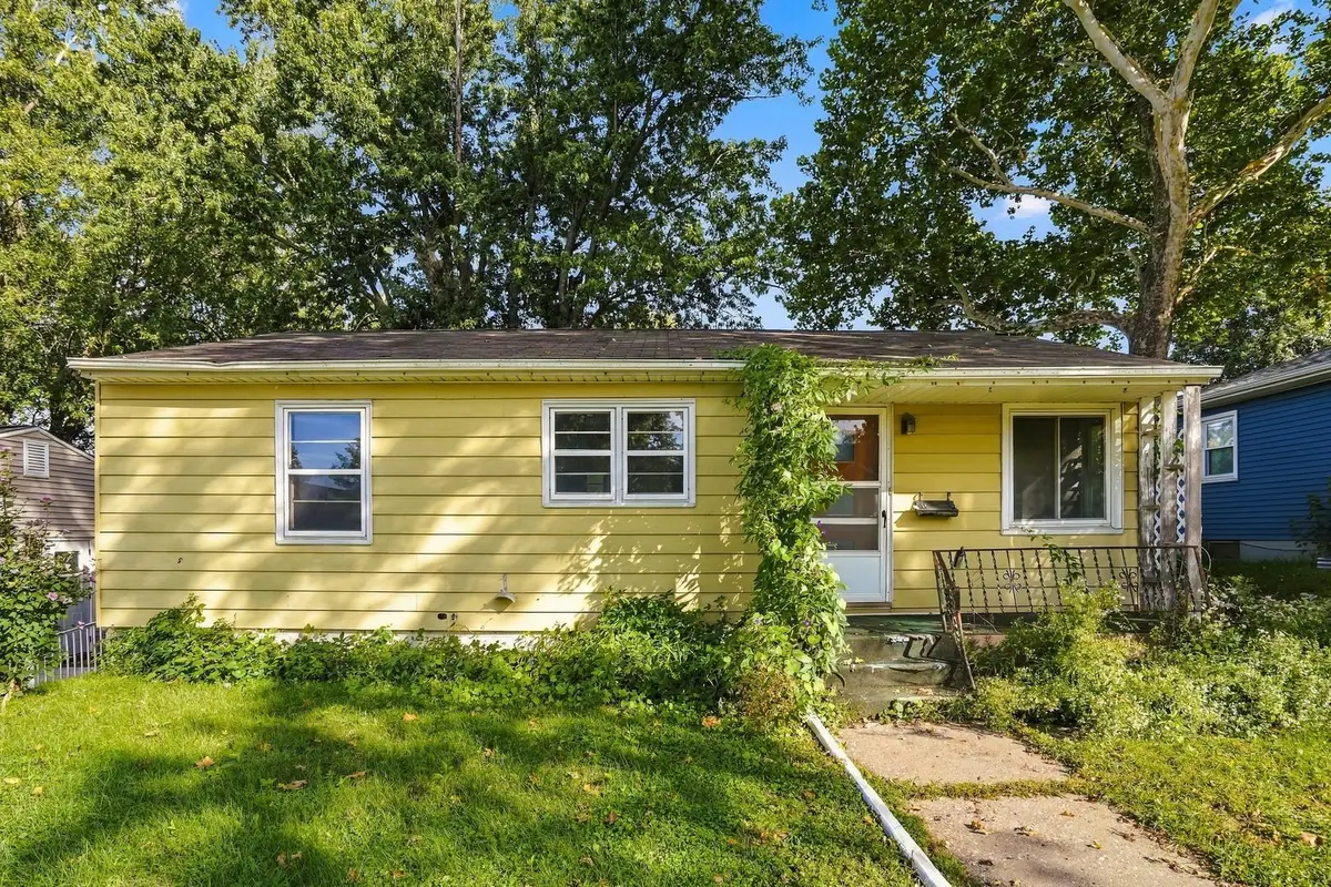 2530 Cody Street, Bettendorf, IA 52722 - #1