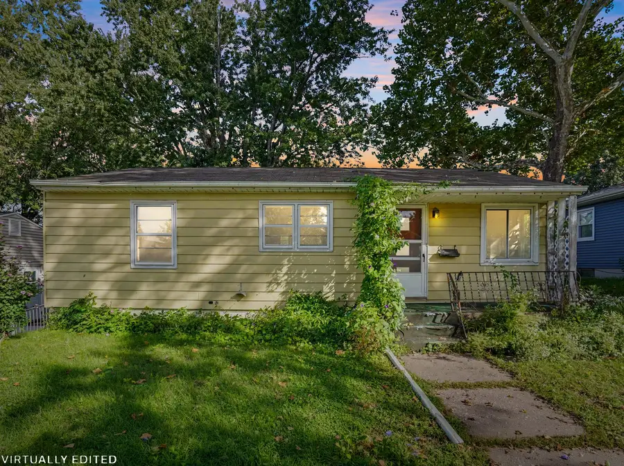 2530 Cody Street, Bettendorf, IA 52722 - #2
