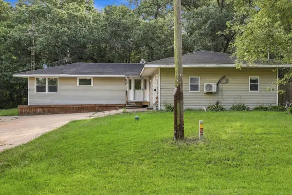 1572 Winnetka Street, Dixon, IL 61021
