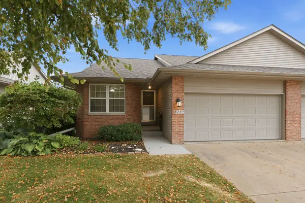 5239 Red Fox Road, Bettendorf, IA 52722