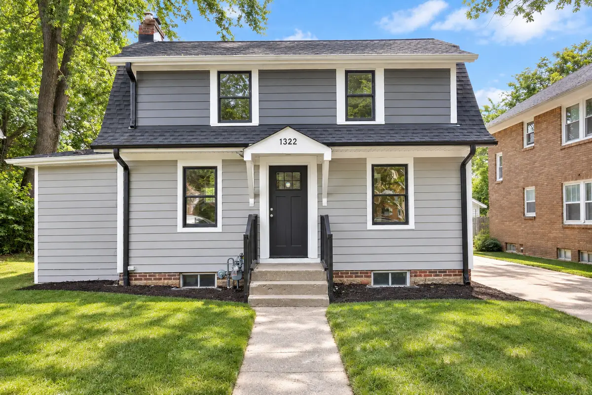 1322 Garrison Avenue, Rockford, IL 61103 - #1