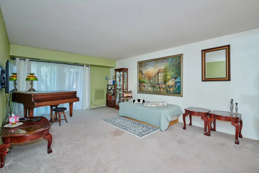 502 W Huntington Commons Road #238, Mount Prospect, IL 60056 - #2