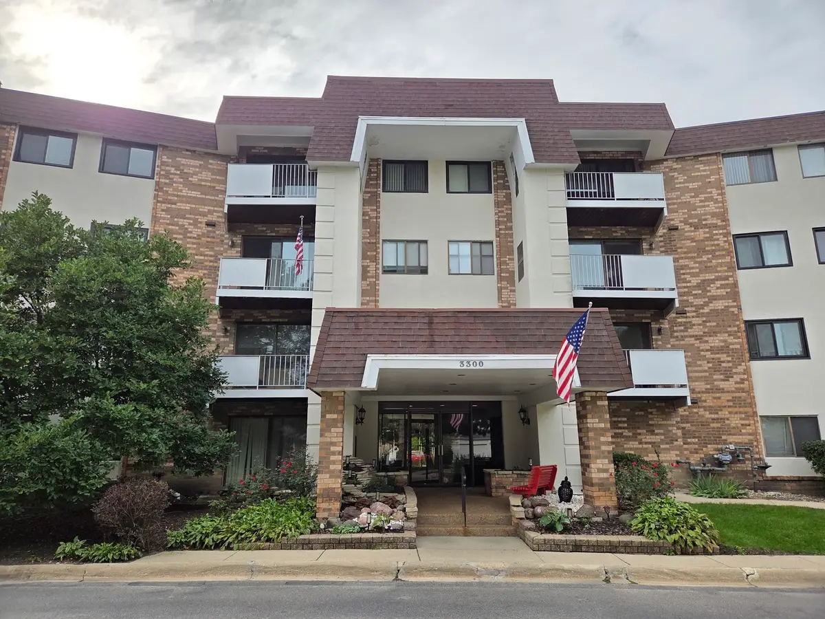3300 N Carriageway Drive #211, Arlington Heights, IL 60004 - #1