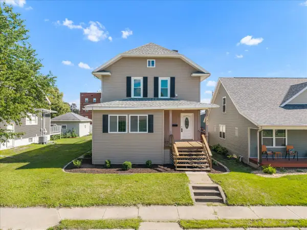 737 Grant Street, Bettendorf, IA 52722