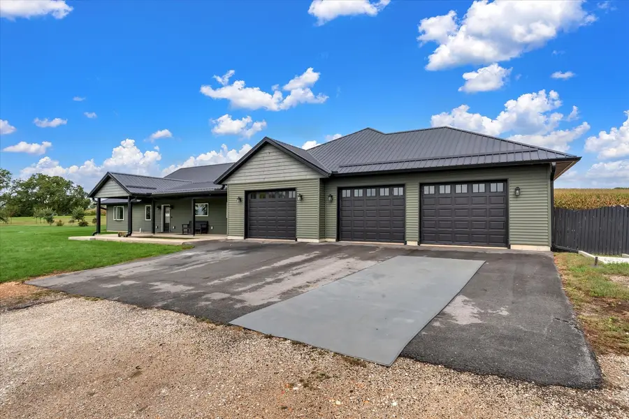 2530 Highway 136, Delmar, IA 52037 - #2