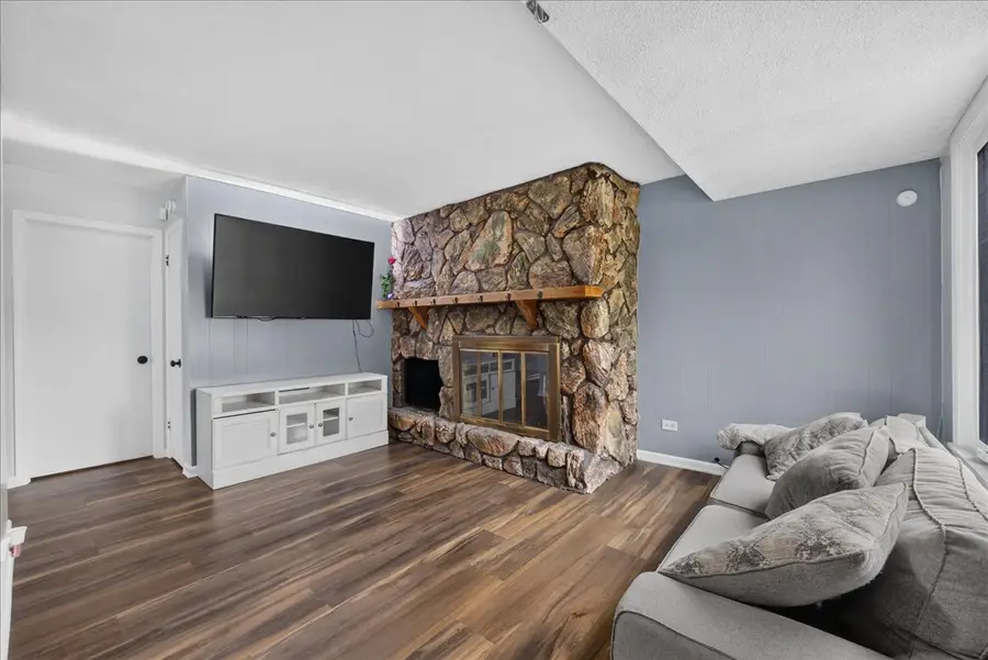 8001 Neenah Avenue, Burbank, IL 60459 - #2