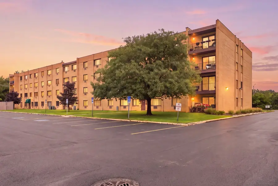 6600 S Brainard Avenue #212, Countryside, IL 60525 - #2