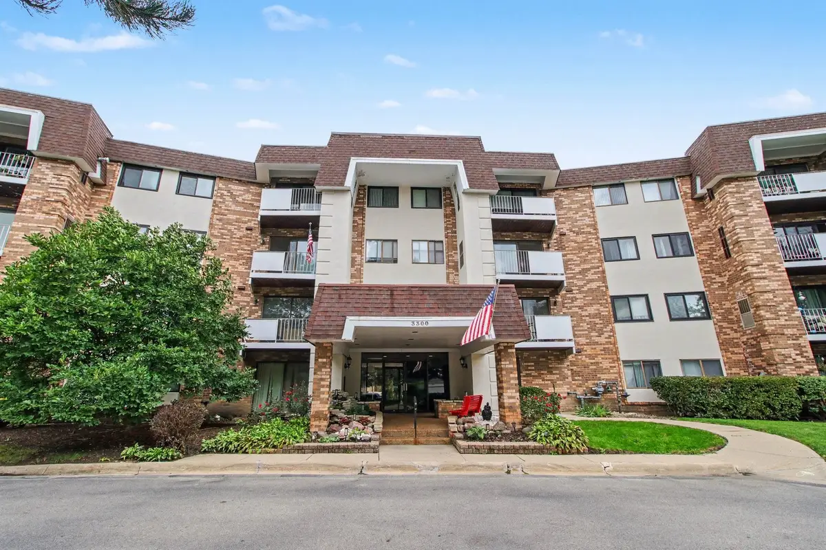 3300 N Carriageway Drive #216, Arlington Heights, IL 60004 - #1