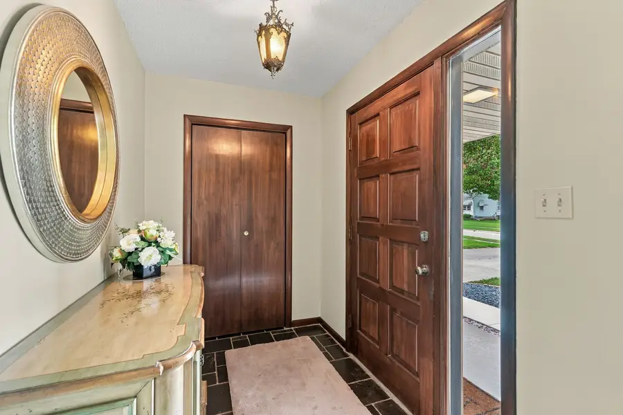 327 W Porter Street, Oglesby, IL 61348 - #2