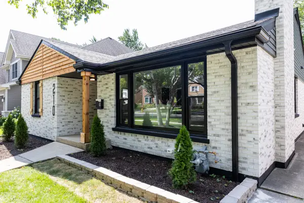 210 S Wa Pella Avenue, Mount Prospect, IL 60056