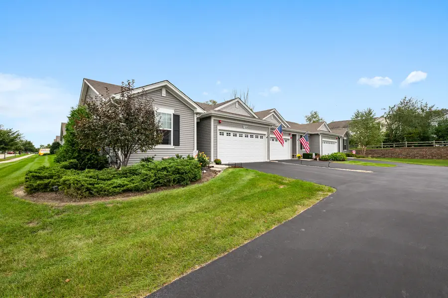 230 Sussex Court, North Aurora, IL 60542 - #2