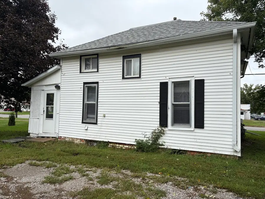 402 SW 3rd Street, Aledo, IL 61231 - #2