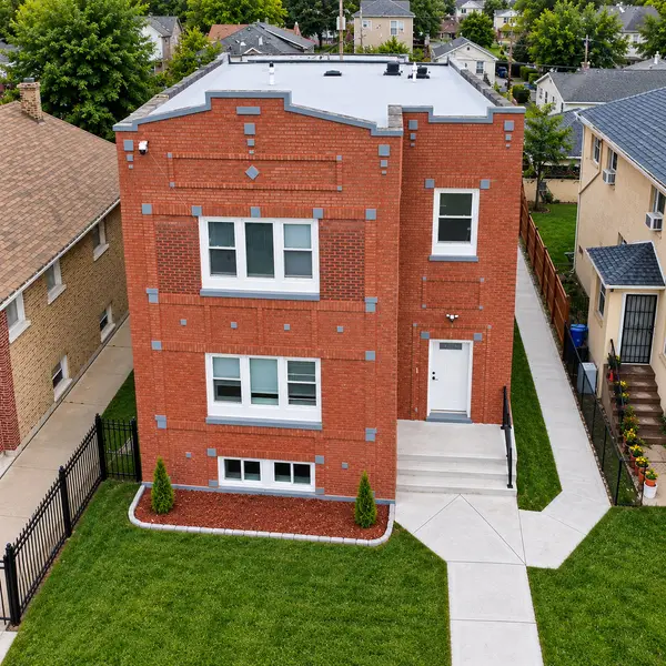 1015 N Laramie Avenue, Chicago, IL 60651