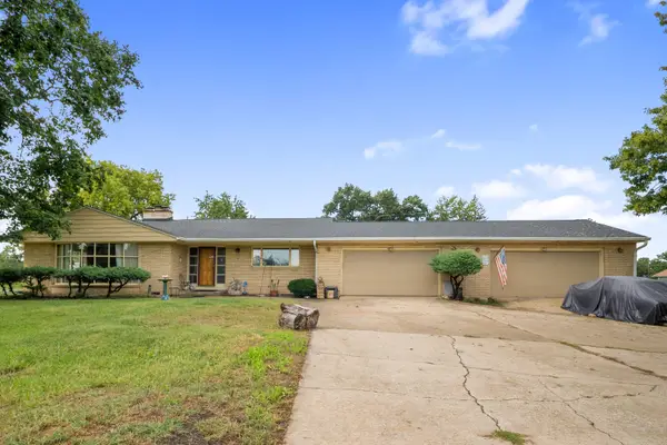 400 Sugar Creek Drive, Joliet, IL 60433