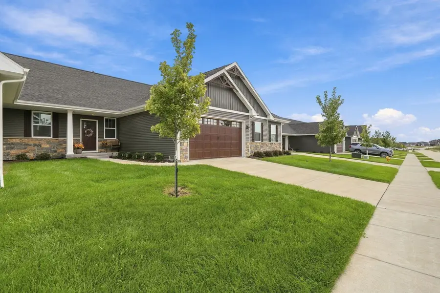 6987 Genesis Way, Bettendorf, IA 52722 - #2