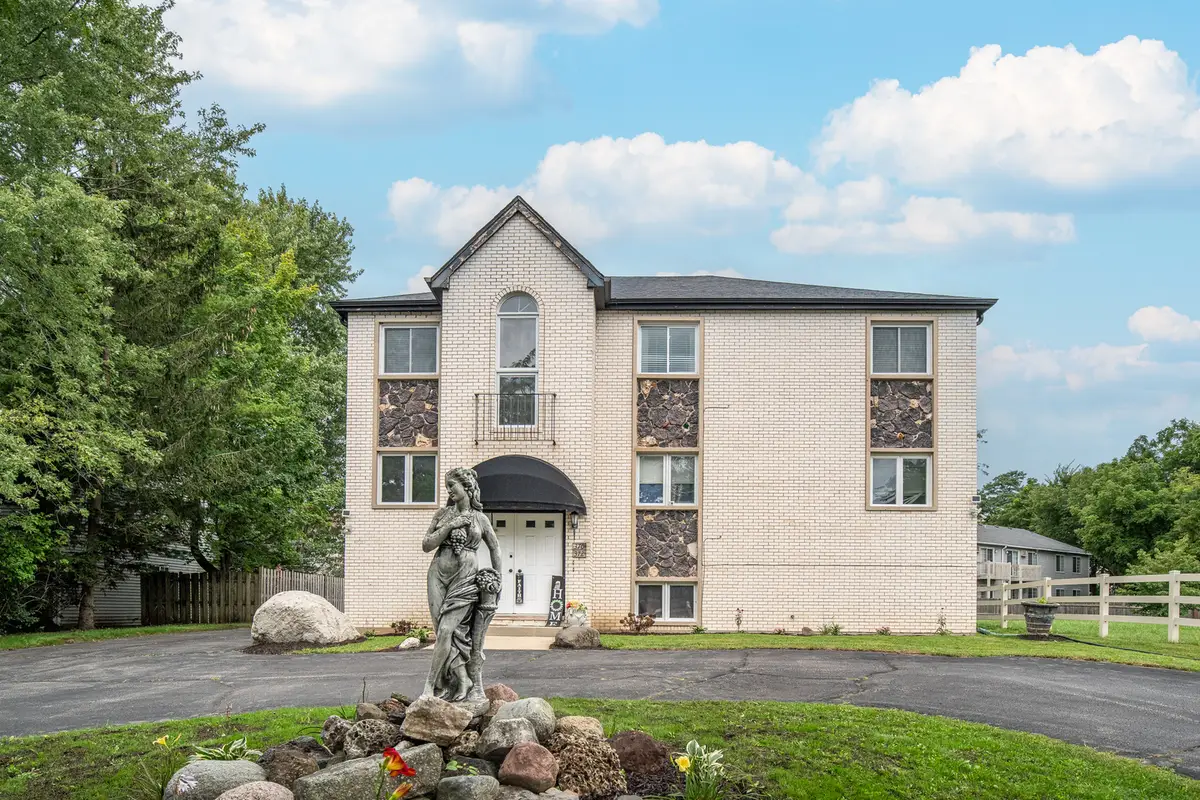372 Alta Drive, Grayslake, IL 60030 - #1