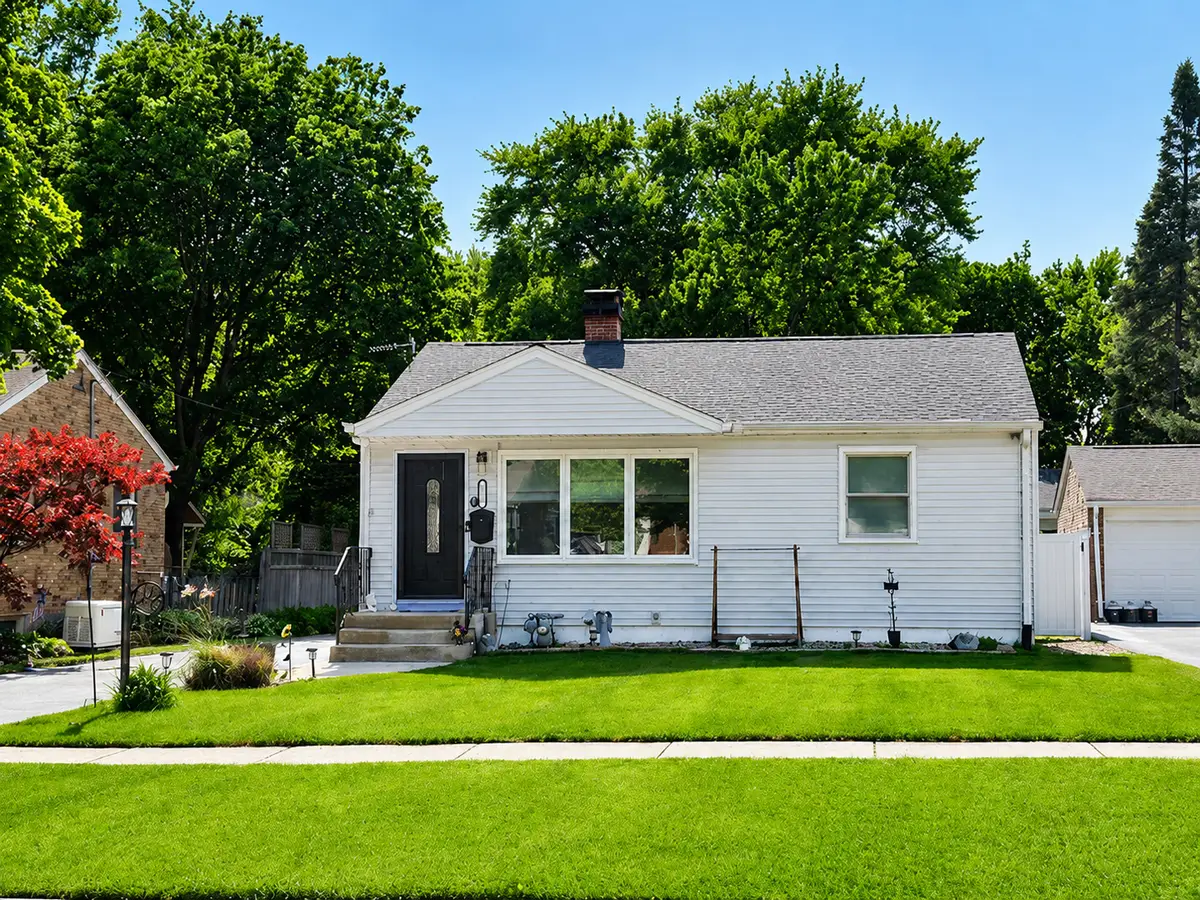 218 N Marion Avenue, Bartlett, IL 60103 - #1