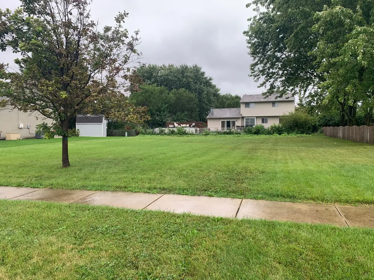 84 W Lynn Street, South Elgin, IL 60177 - #1
