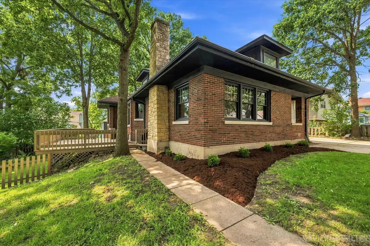 609 S 5th Avenue, Saint Charles, IL 60174 - #1