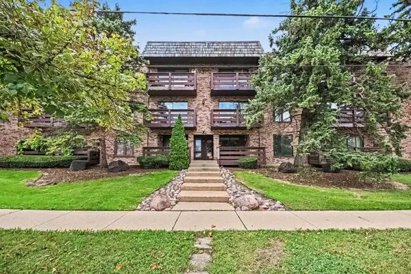 1815 Oakton Street #1A, Park Ridge, IL 60068