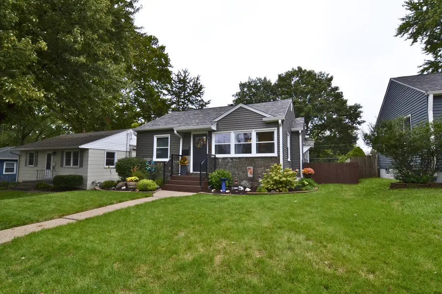 2550 Cody Street, Bettendorf, IA 52722 - #2