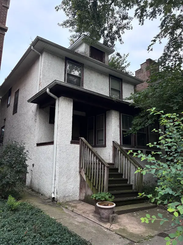 4445 N Whipple Street, Chicago, IL 60625