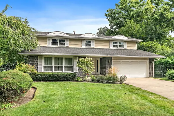 1912 E Cholo Lane, Mount Prospect, IL 60056