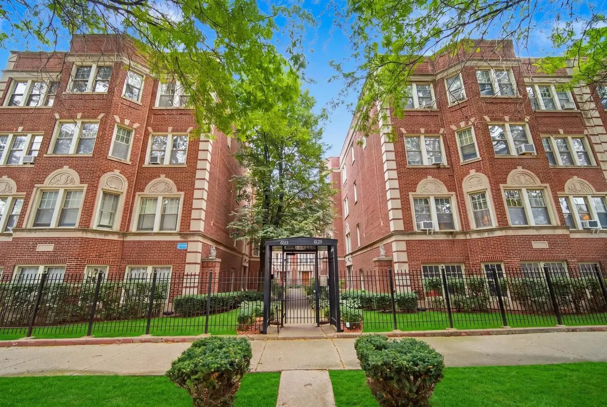 6135 N Hoyne Avenue #3, Chicago, IL 60659 - #1