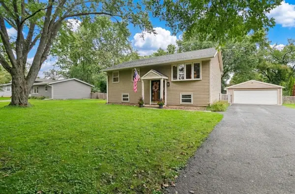 15670 W Sprucewood Lane, Libertyville, IL 60048