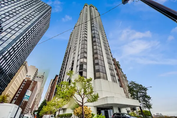 990 N Lake Shore Drive #9a, Chicago, IL 60611