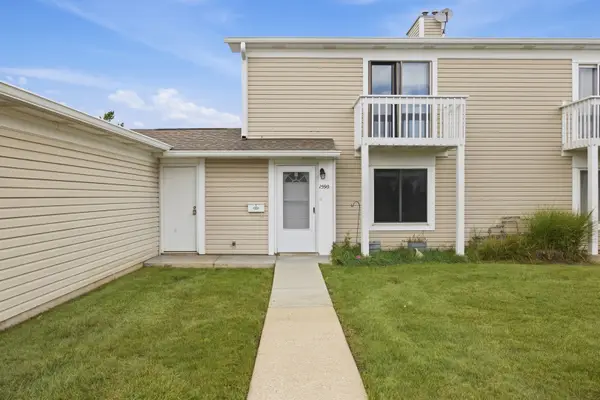 1590 Cornell Circle #1, Hoffman Estates, IL 60169