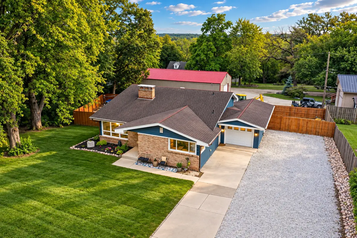 2469 Circle Drive, Ottawa, IL 61350 - #1