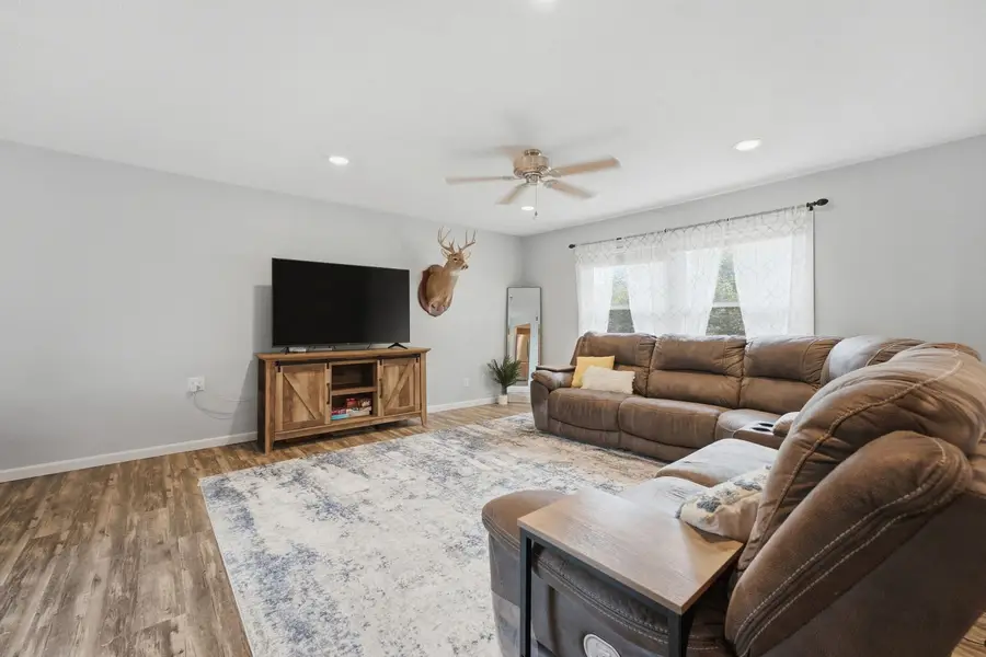 8910 33rd Street, Rock Island, IL 61201 - #3