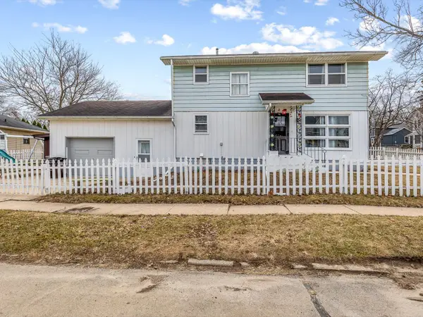 317 N Grove Avenue, Freeport, IL 61032