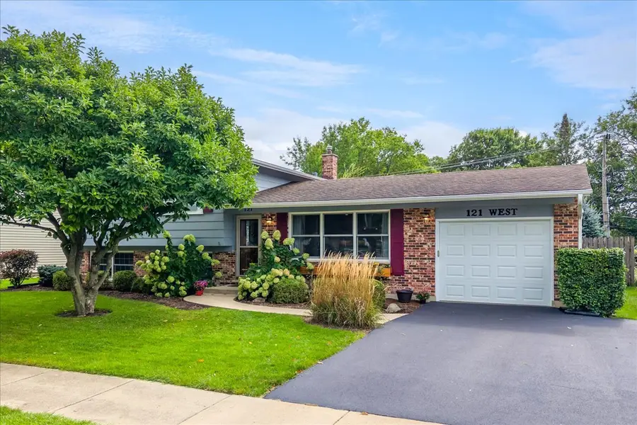 121 W Suffield Drive, Arlington Heights, IL 60004 - #2